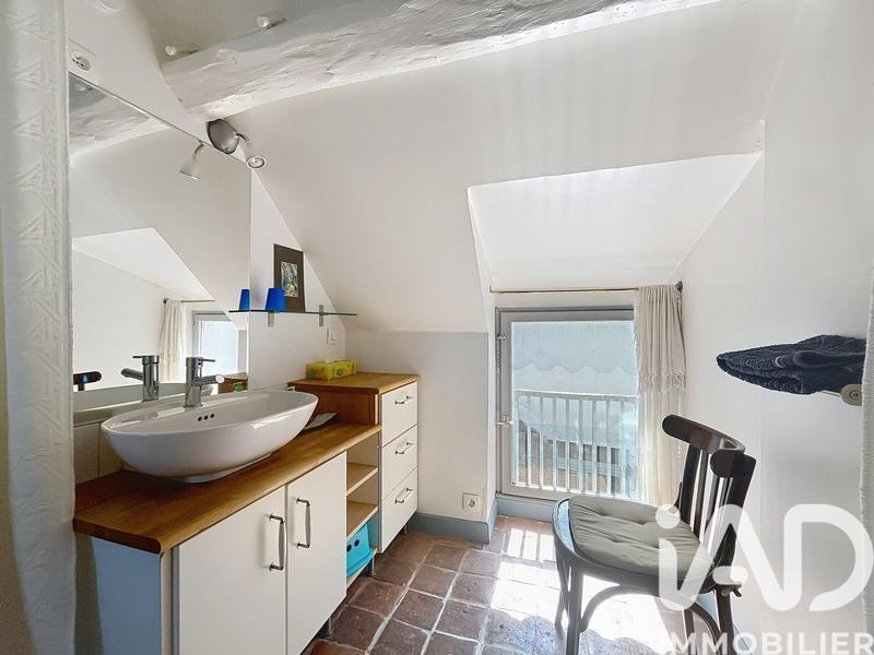 Maison - 218 m² - 9 pièces