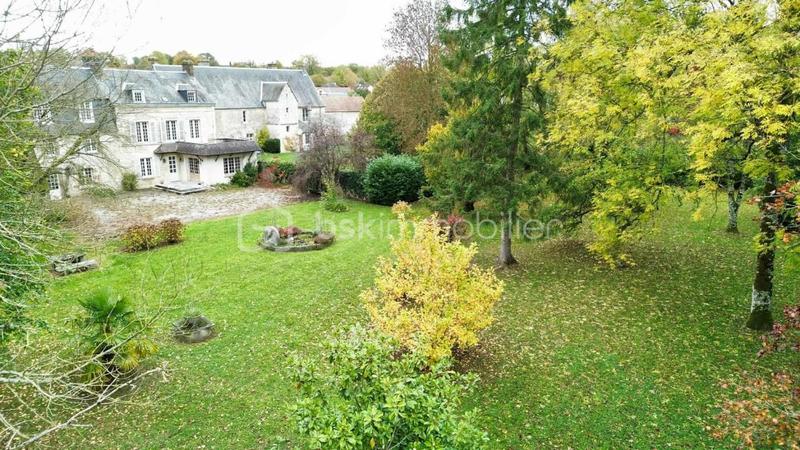 Demeure - 270 m² - 11 pièces