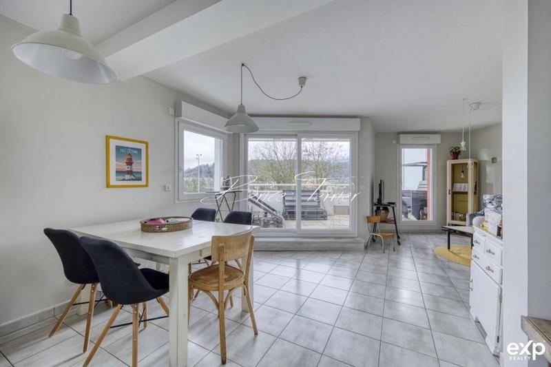 Appartement - 93 m² - 5 pièces