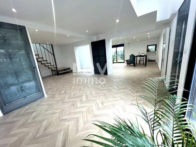 Maison - 171 m² - 6 pièces