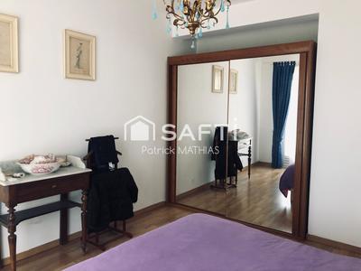 Maison - 210 m² - 8 pièces