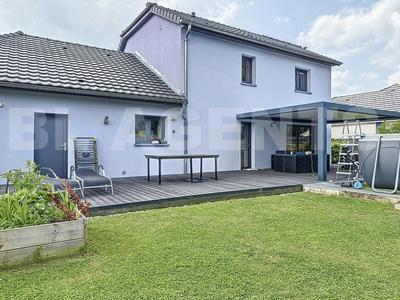 Maison contemporaine - 153 m² - 10 pièces