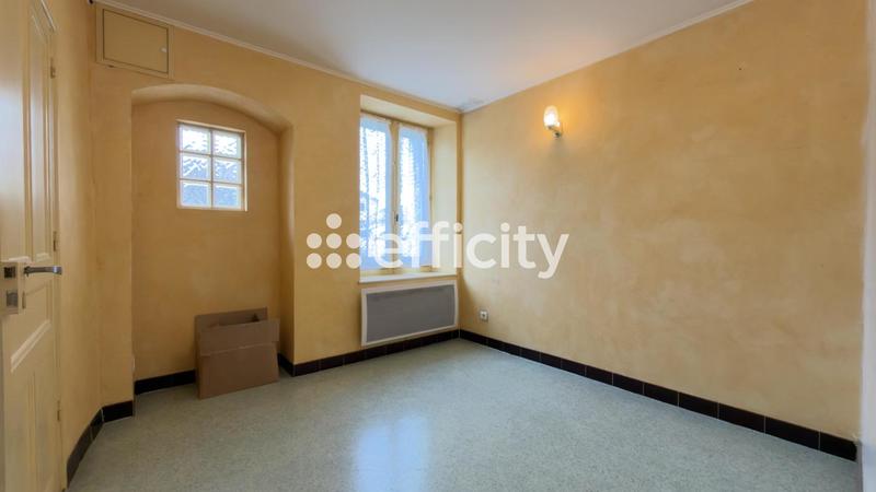 Maison de village - 160 m² - 8 pièces