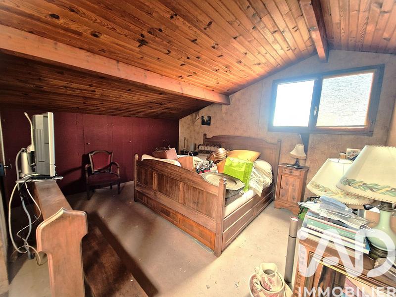 Maison - 93 m² - 5 pièces