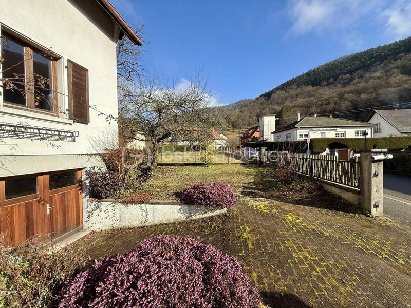 Maison traditionnelle - 210 m² - 10 pièces