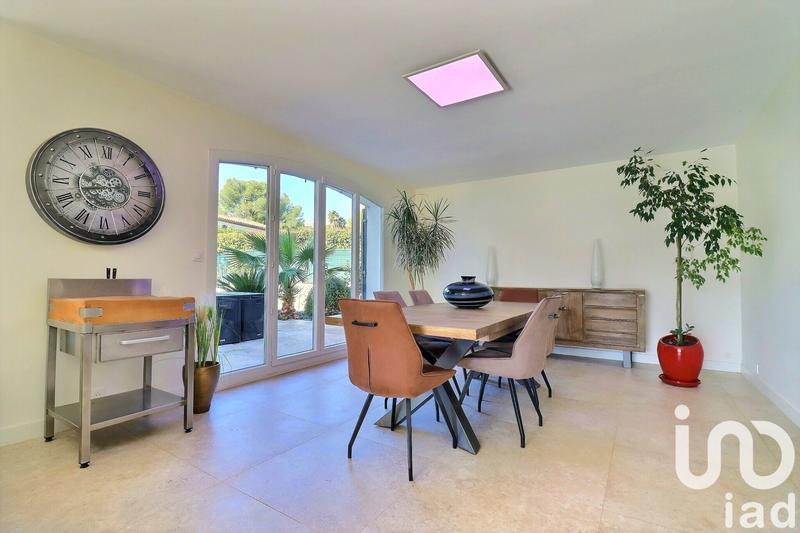 Maison - 240 m² - 5 pièces