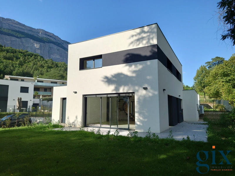 Maison - 141 m² - 5 pièces