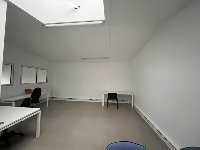Local d'activités - 97 m²