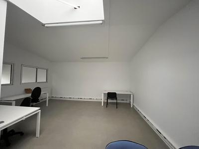 Local d'activités - 97 m²