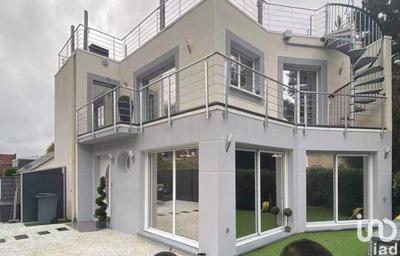 Maison - 144 m² - 4 pièces