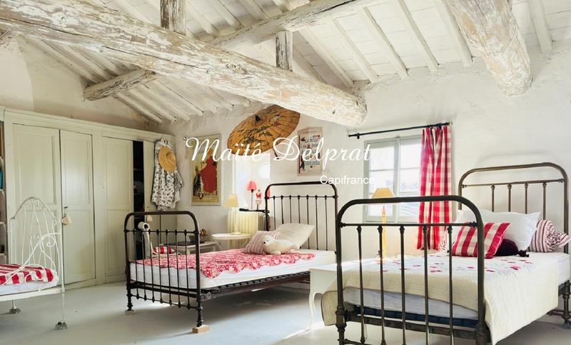 Maison - 262 m² - 9 pièces