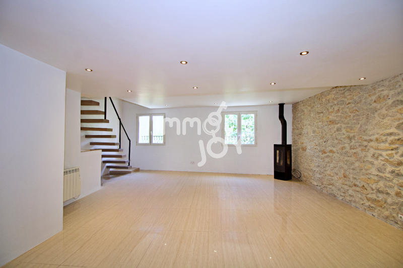 Maison - 229 m² - 7 pièces