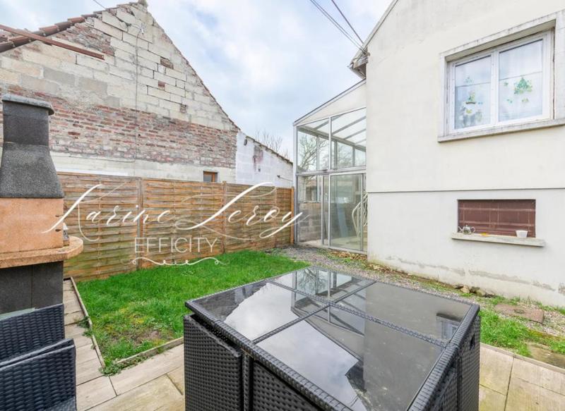 Maison - 93 m² - 5 pièces