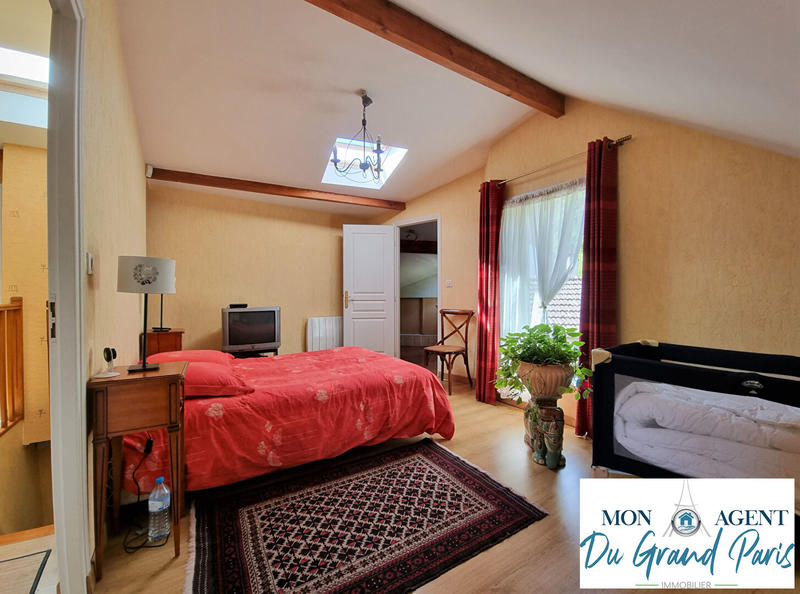 Maison - 280 m² - 9 pièces