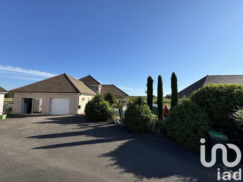 Maison - 205 m² - 7 pièces