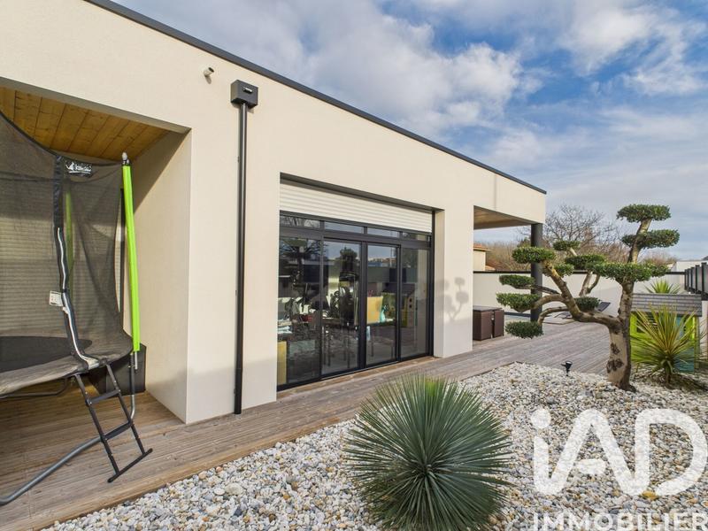 Maison - 210 m² - 6 pièces