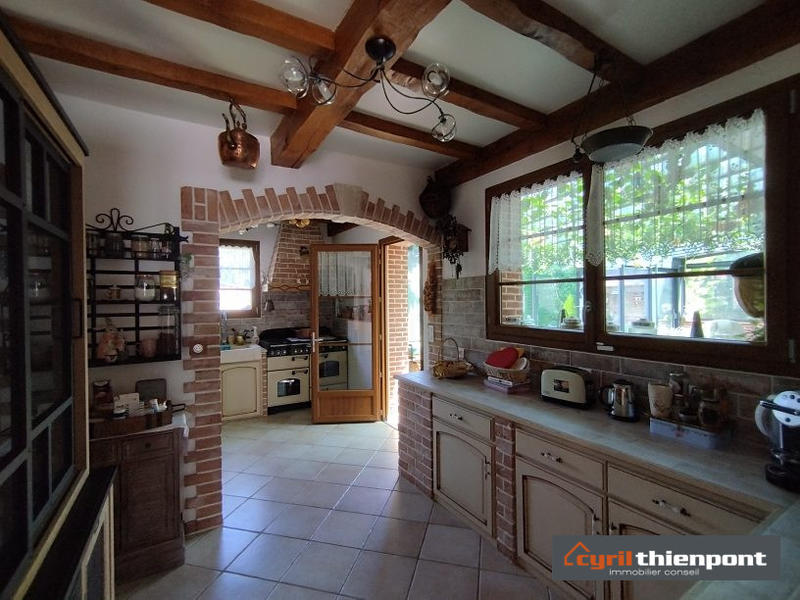 Propriété - 323 m² - 12 pièces