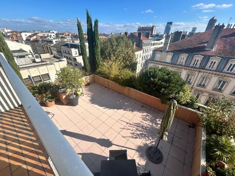 Penthouse - 122 m² - 5 pièces