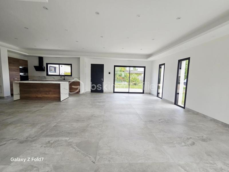 Maison - 137 m² - 5 pièces