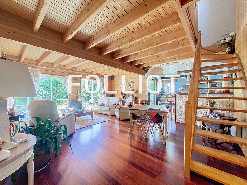 Maison - 140 m² - 8 pièces