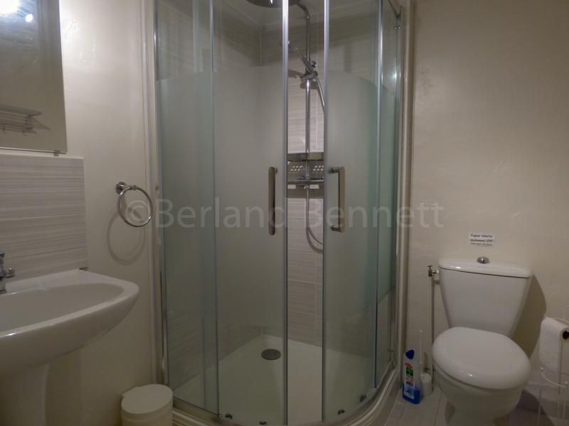 Maison - 300 m² - 16 pièces