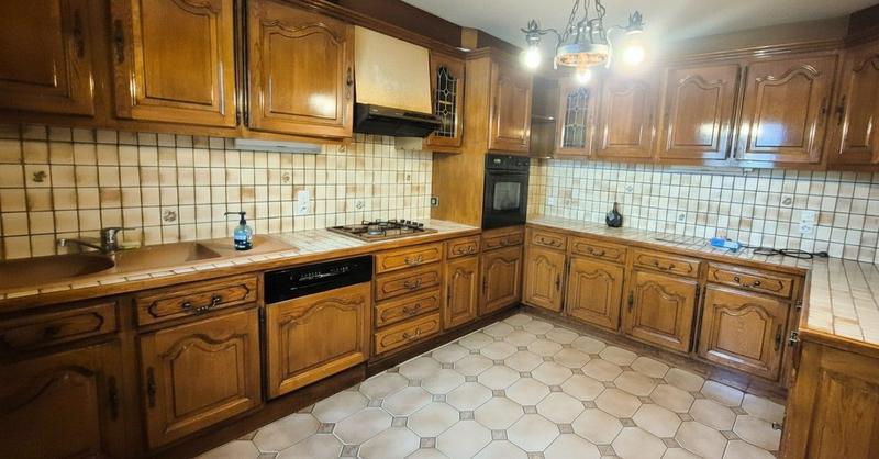 Maison traditionnelle - 180 m² - 8 pièces