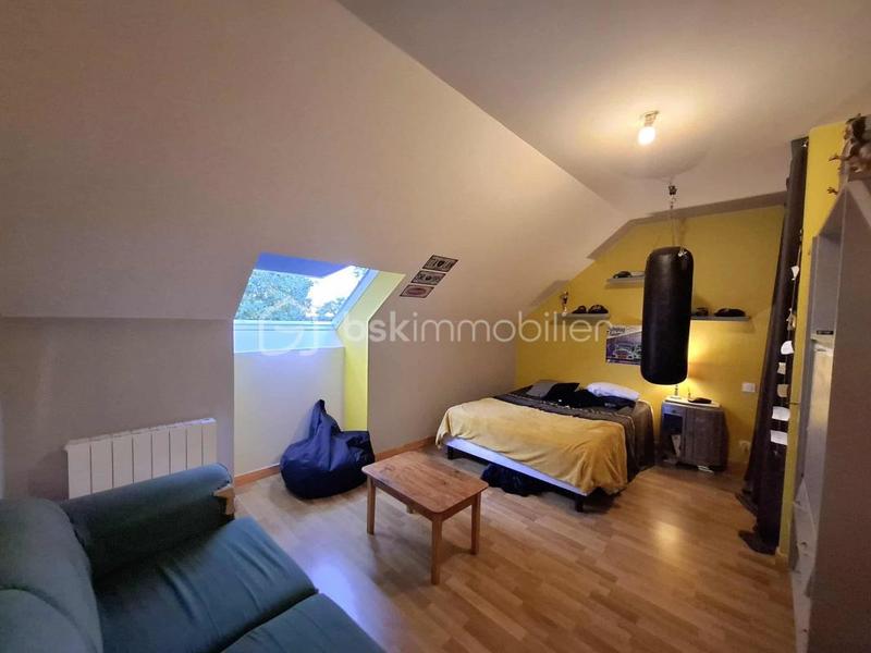 Maison - 177 m² - 8 pièces