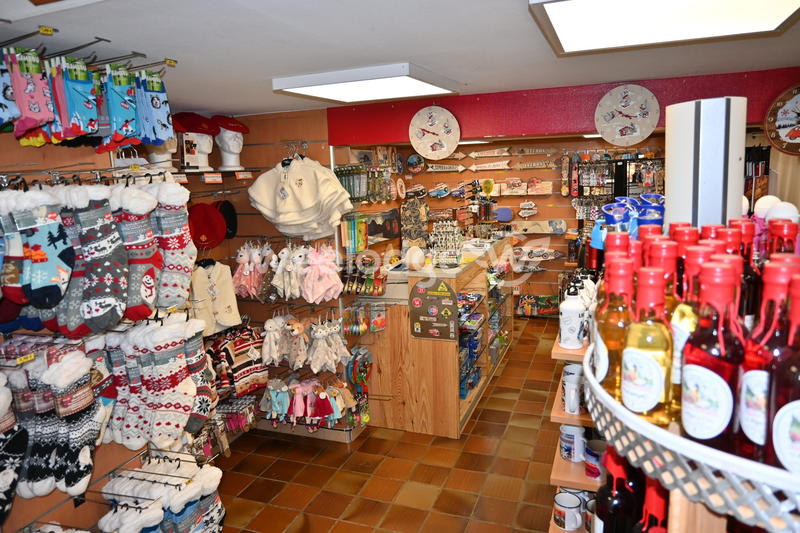 Local commercial - 64 m² - 3 pièces