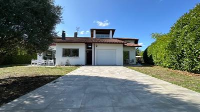 Maison d'architecte - 205 m² - 10 pièces