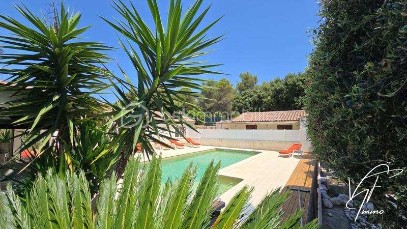Villa - 243 m² - 8 pièces