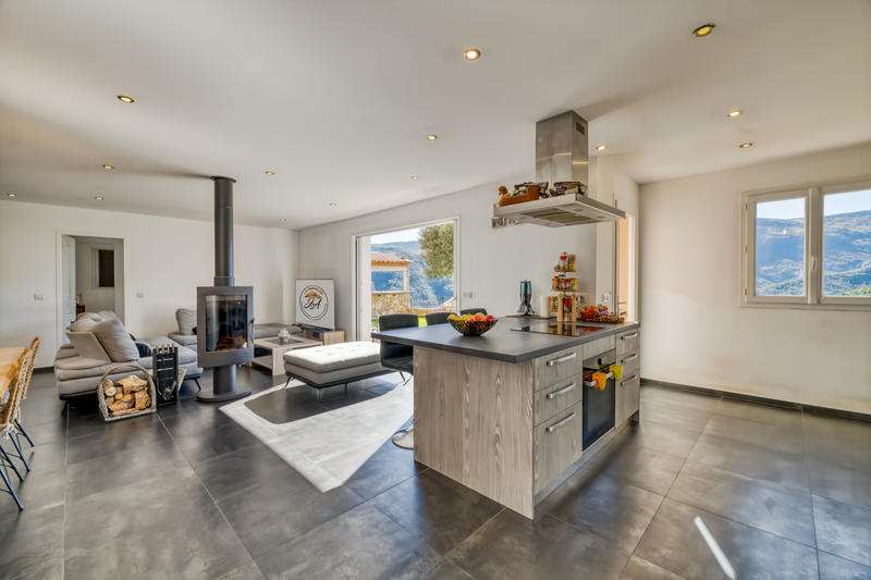 Maison - 106 m² - 4 pièces