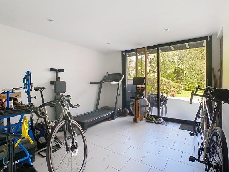 Maison - 220 m² - 9 pièces