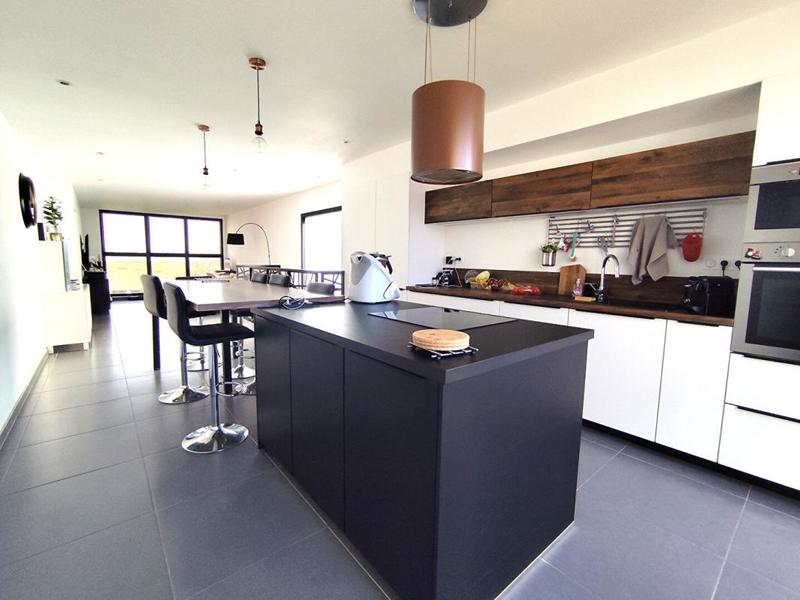 Maison - 122 m² - 6 pièces