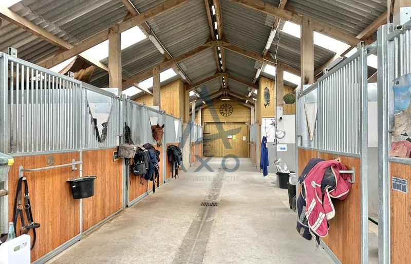Haras - 220 m² - 7 pièces