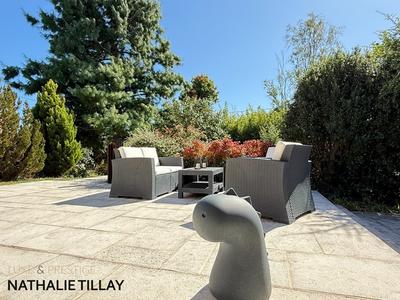 Maison - 284 m² - 9 pièces