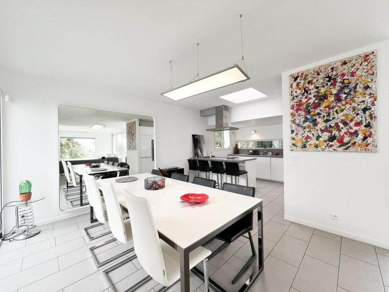 Villa - 257 m² - 6 pièces