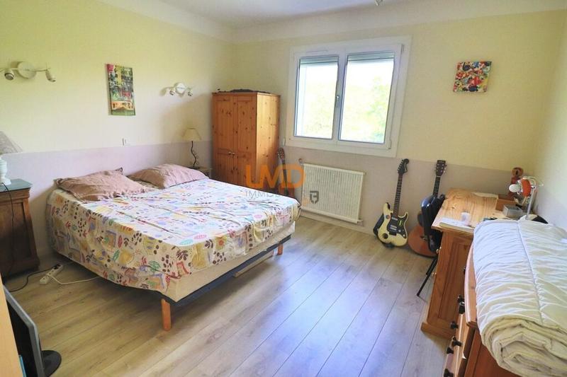 Propriété - 286 m² - 10 pièces