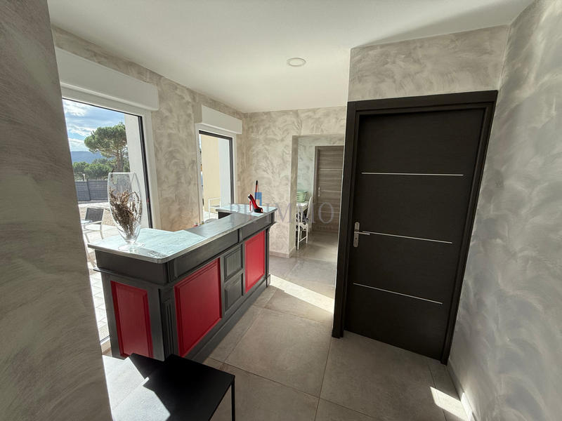 Maison - 186 m² - 4 pièces