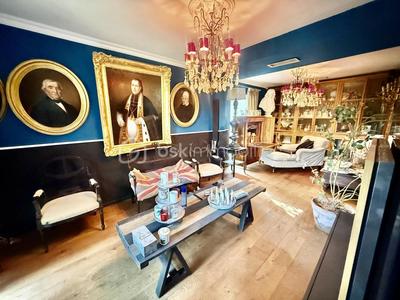 Villa - 182 m² - 6 pièces