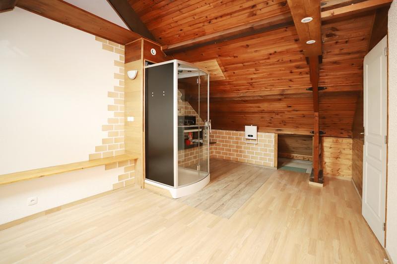 Maison - 99 m² - 5 pièces