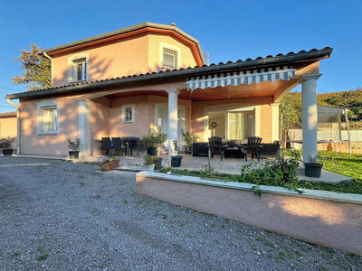 Maison - 144 m² - 5 pièces