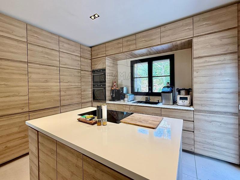 Propriété - 164 m² - 5 pièces