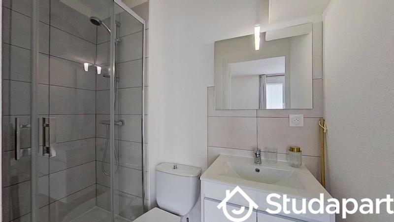 Chambre - 13 m² - 1 pièce