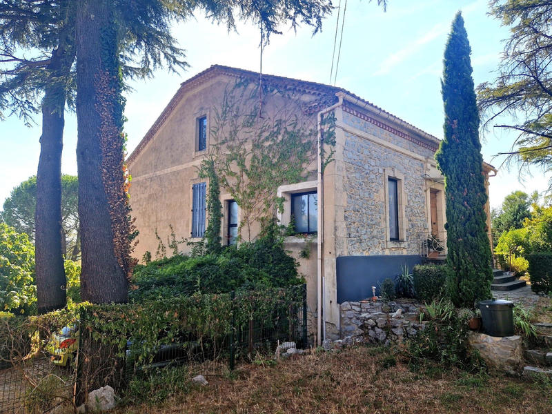 Maison - 280 m² - 9 pièces