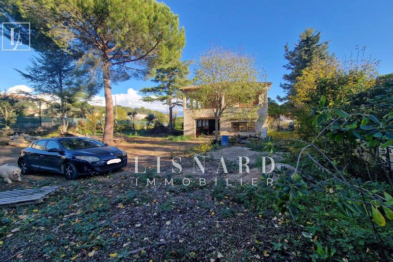 Villa - 243 m² - 5 pièces