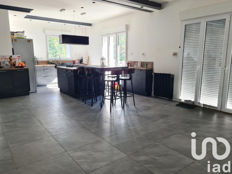 Maison - 370 m² - 9 pièces