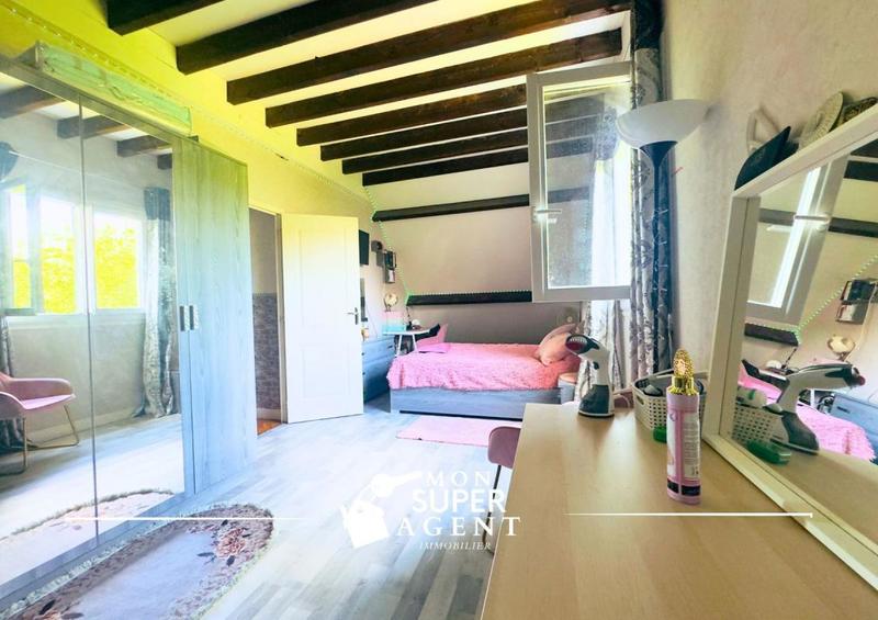 Maison - 177 m² - 7 pièces