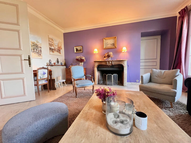 Propriété - 260 m² - 9 pièces