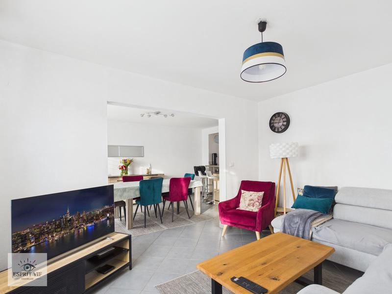 Appartement - 90 m² - 4 pièces