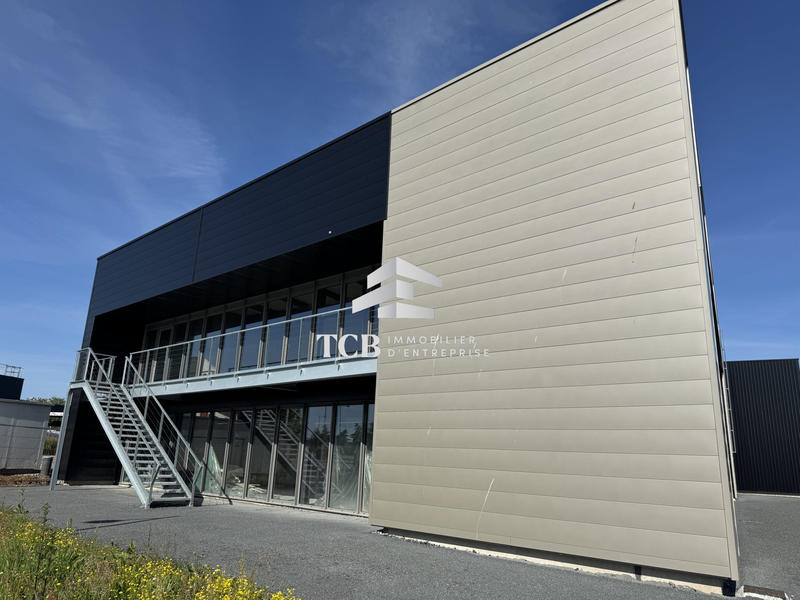 Local d'activités - 930 m²